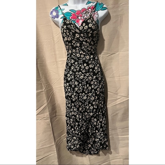 Forever 21 Dresses & Skirts - Forever 21 Black Beige Floral Wrap Dress